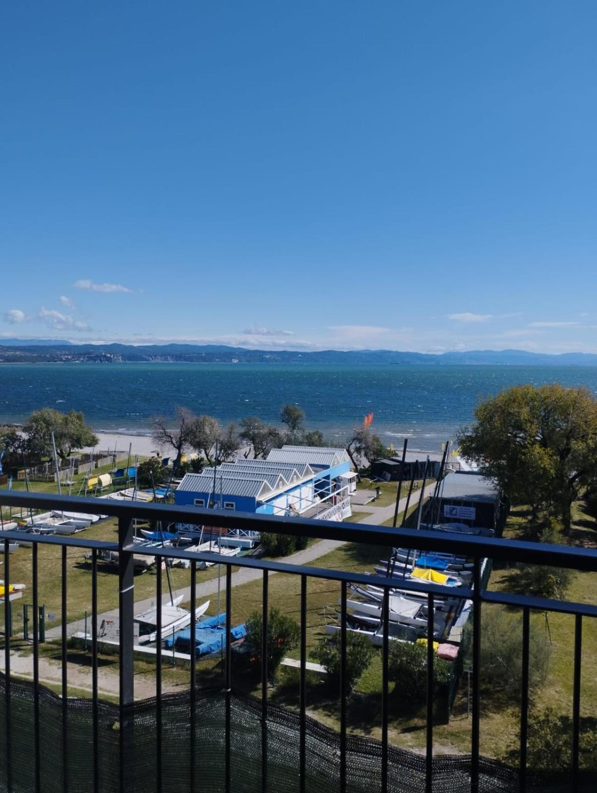 Appartamento Luxury Vista Mare Per 6 Persone A Marina Julia Exterior photo