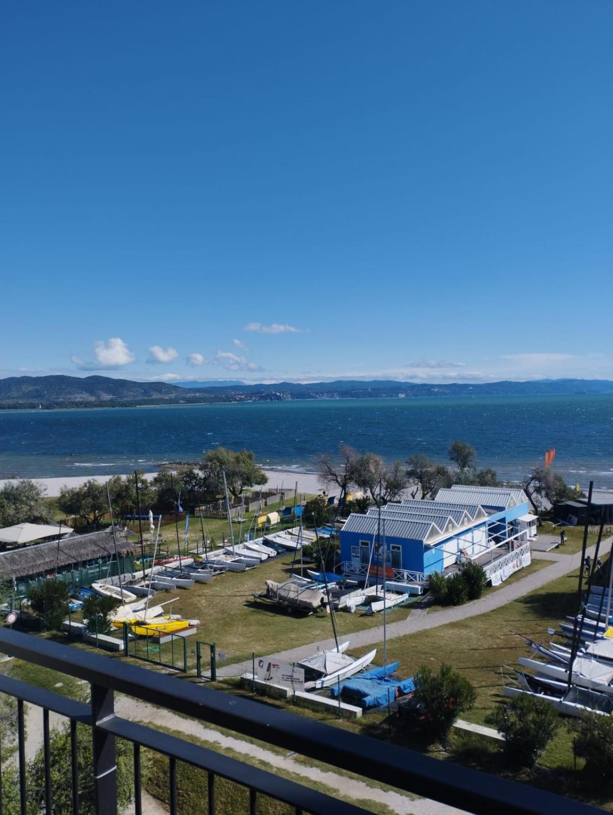 Appartamento Luxury Vista Mare Per 6 Persone A Marina Julia Exterior photo